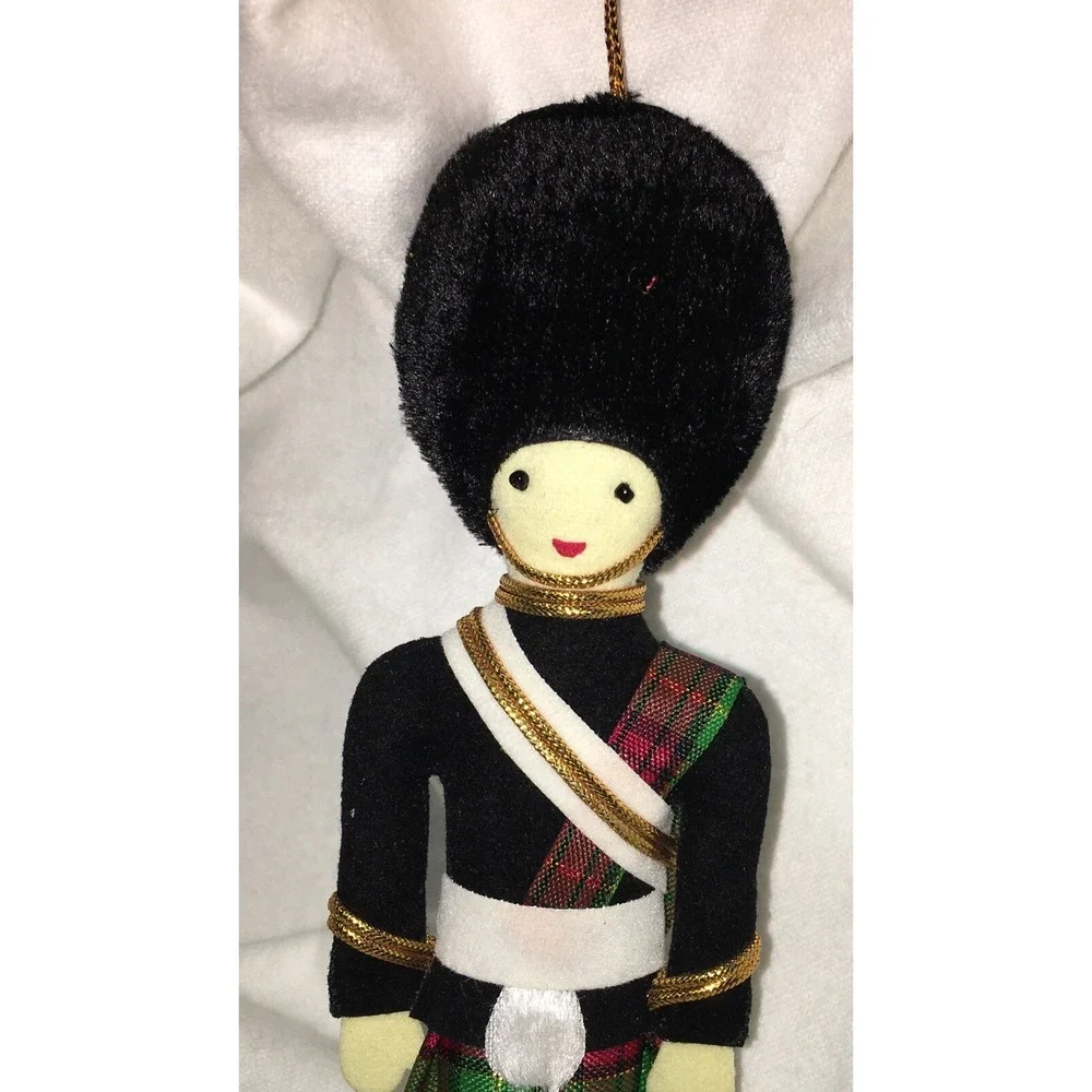 Vtg Felt Tartan Plaid Bearskin Scots Scottish Guard Kilt Doll Christmas Ornament